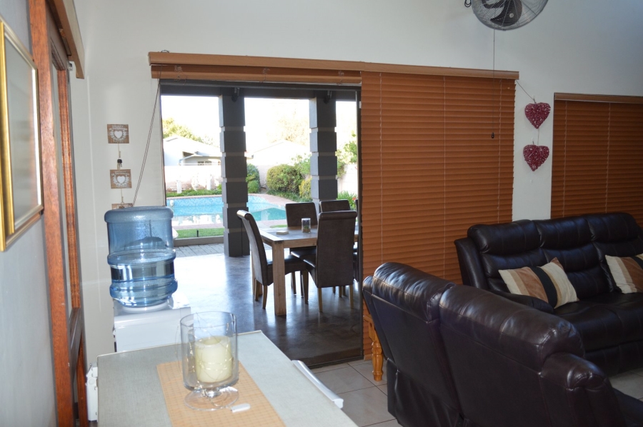 4 Bedroom Property for Sale in Flamwood North West